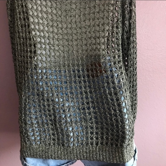 NWT Gray Metallic Top Size M by Tinonel - Picture 4 of 4